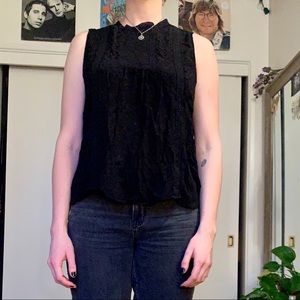 Black sleeveless Gap top